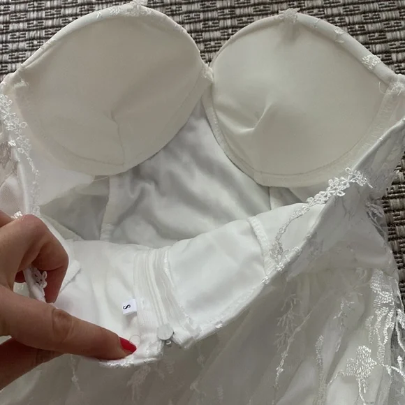WHITE Dress 👗 🌟NWOT 👰‍♂️